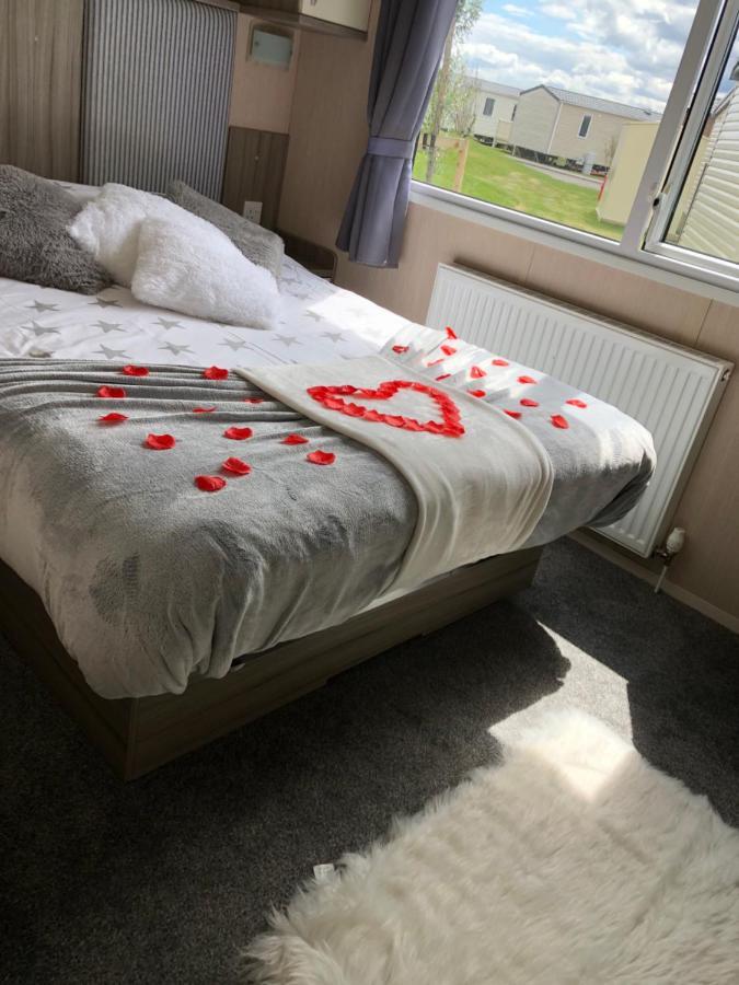 Tattershall Luxury Hot Tub Caravan Zewnętrze zdjęcie
